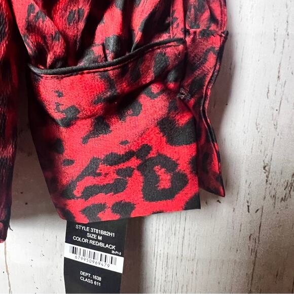 Rebecca Malone Women’s Black and Red Print Blouse
Sz M
Nwt - Picture 7 of 12